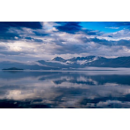 Sederquist, Betty 아티스트의 Usa-Alaska Clouds and mountains reflect in the calm waters of Endicott Arm작품입니다.